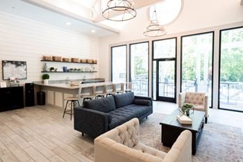 Leasing center